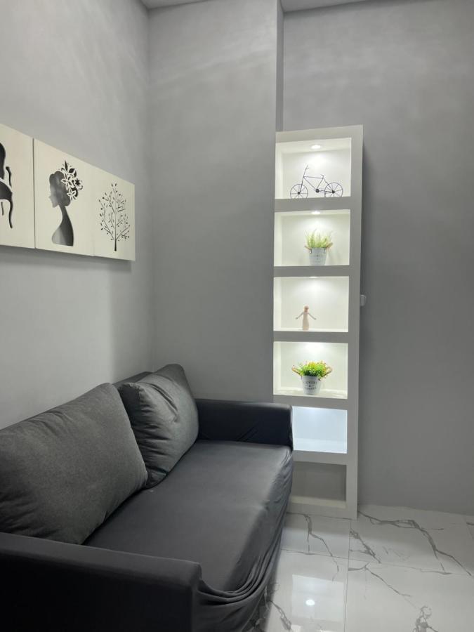 Chic, Modern , Minimalist Design At The Loop Condo Tower Cagayan de Oro Esterno foto